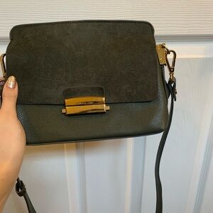 Chic Crossbody Bag in green and Gold